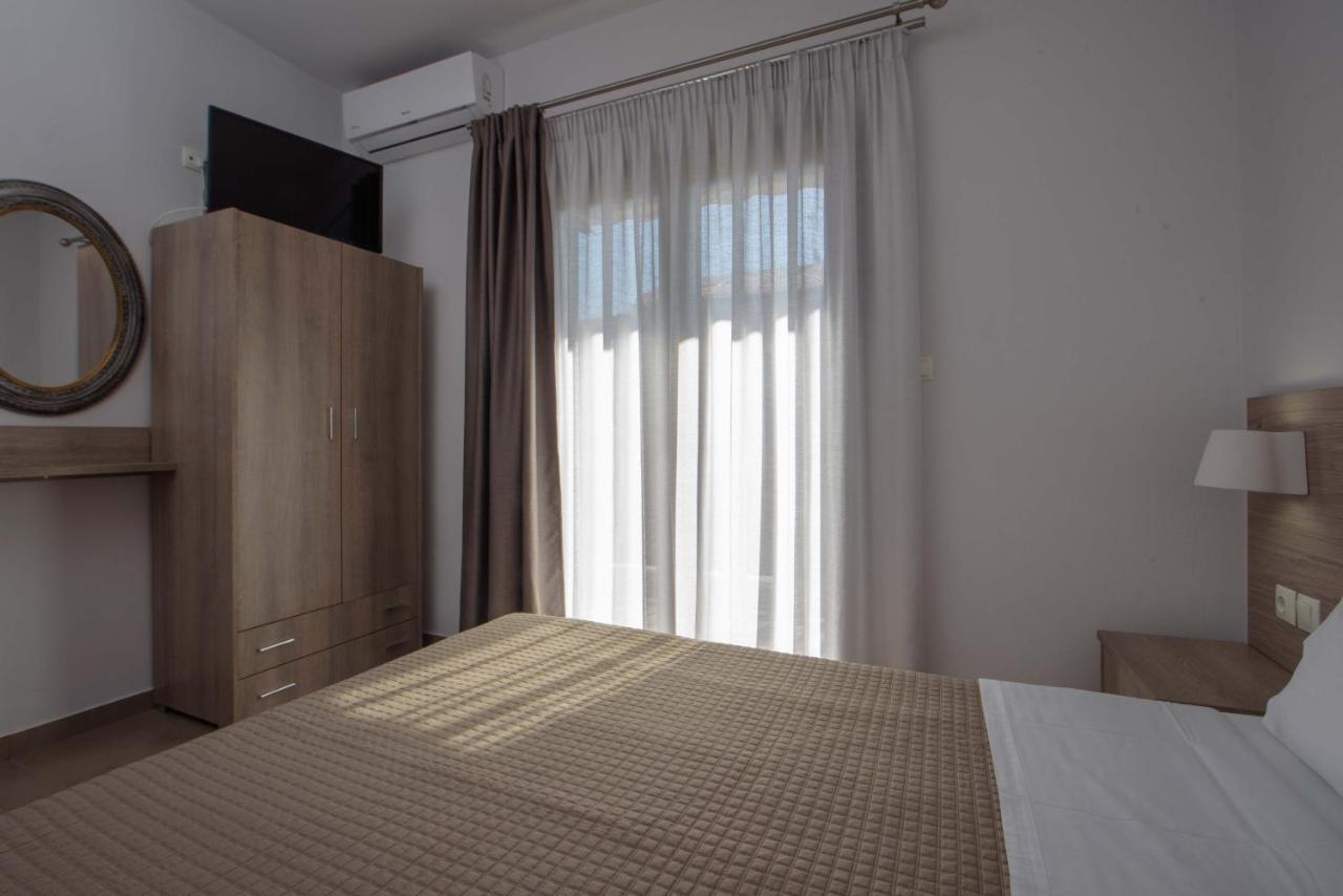 Villa Ourania 伊里斯斯 外观 照片